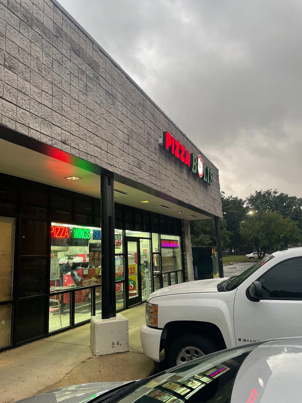 Pizza Boli's