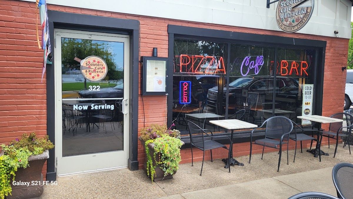 Scooters Cafe & Pizzeria