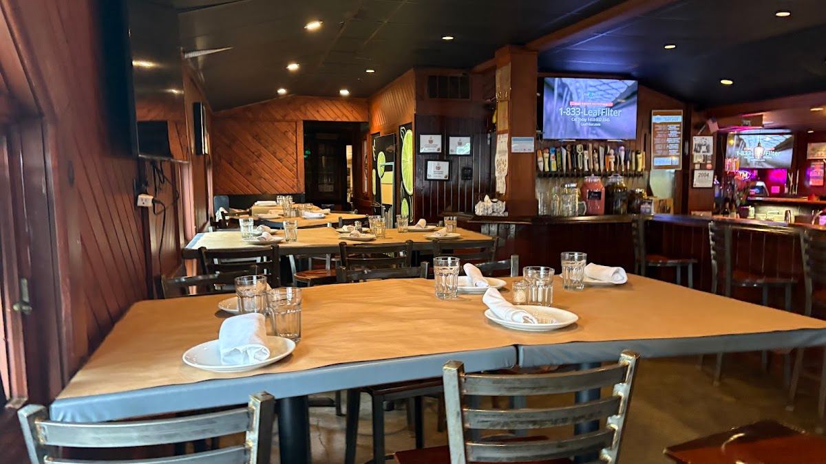 Wicks Park Bar & Grille