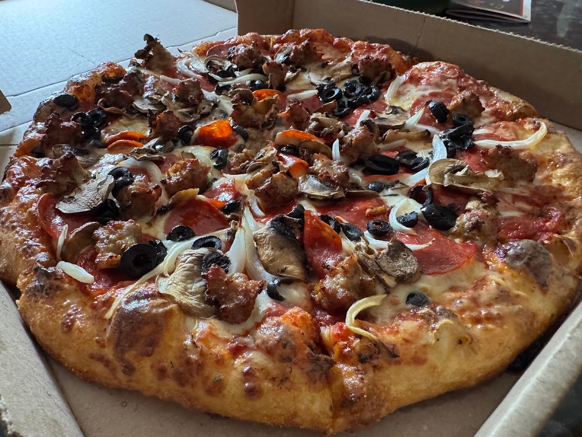 C’s Pizza & BBQ