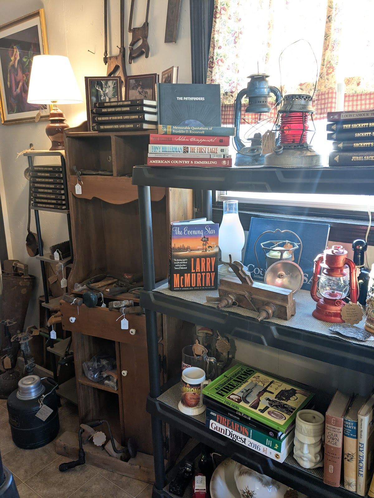 Asher's Antiques and Boutique