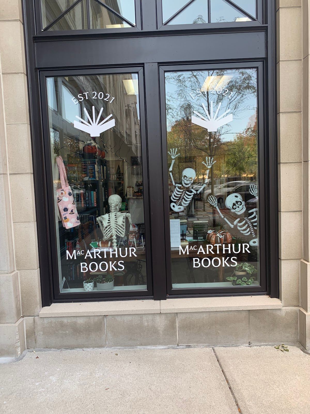 MacArthur Books