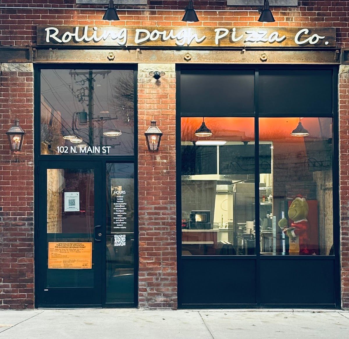 Rolling Dough Pizza Co.