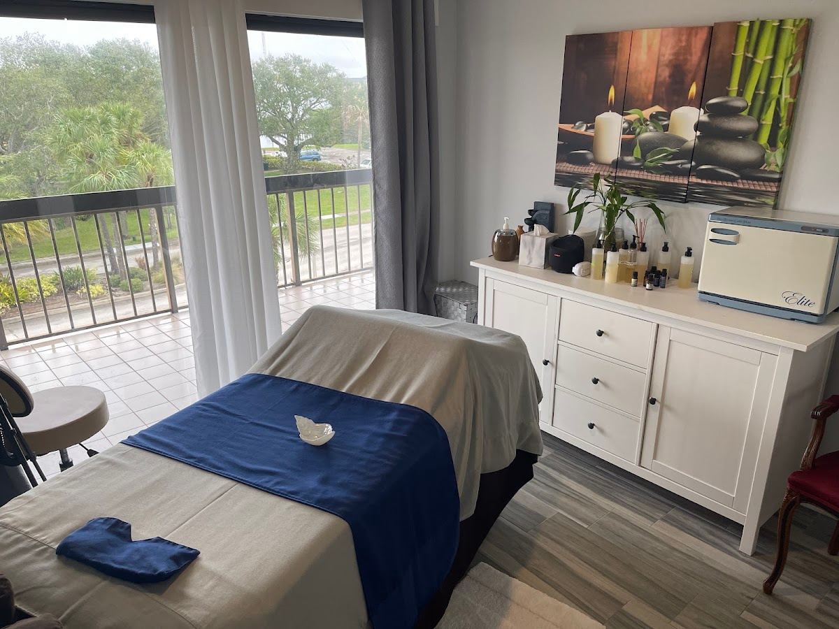 Deianeira's Massage Lounge, LLC .