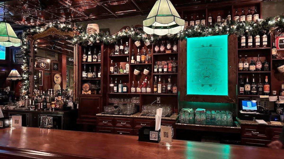 Hogan's Irish Pub