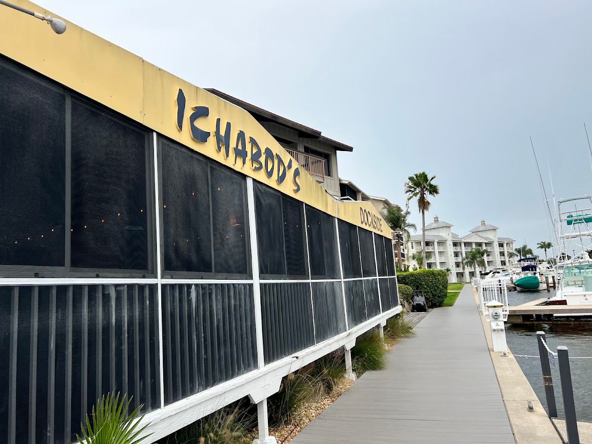 Ichabod's Dockside Bar & Grille