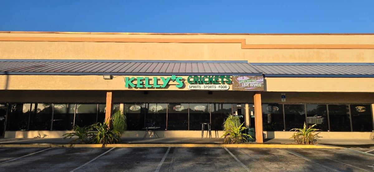 Kelly's Crickets spirits sports & food