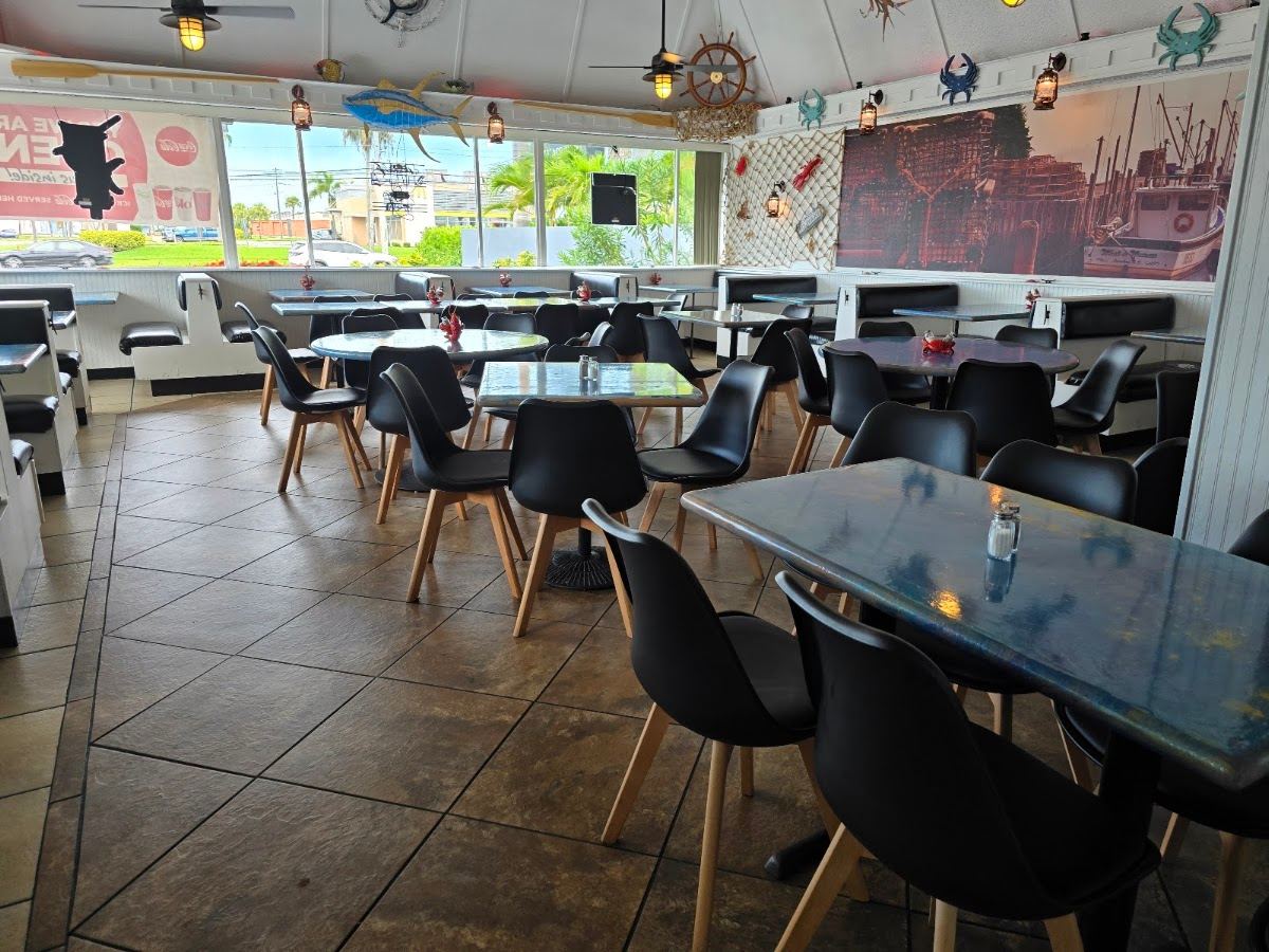 Mystic Lobster Roll Company