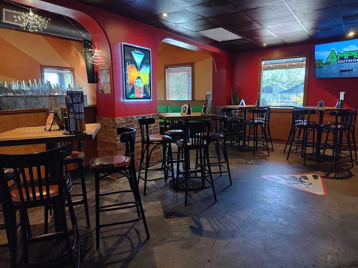 Nitro Kitchen & Cocktails