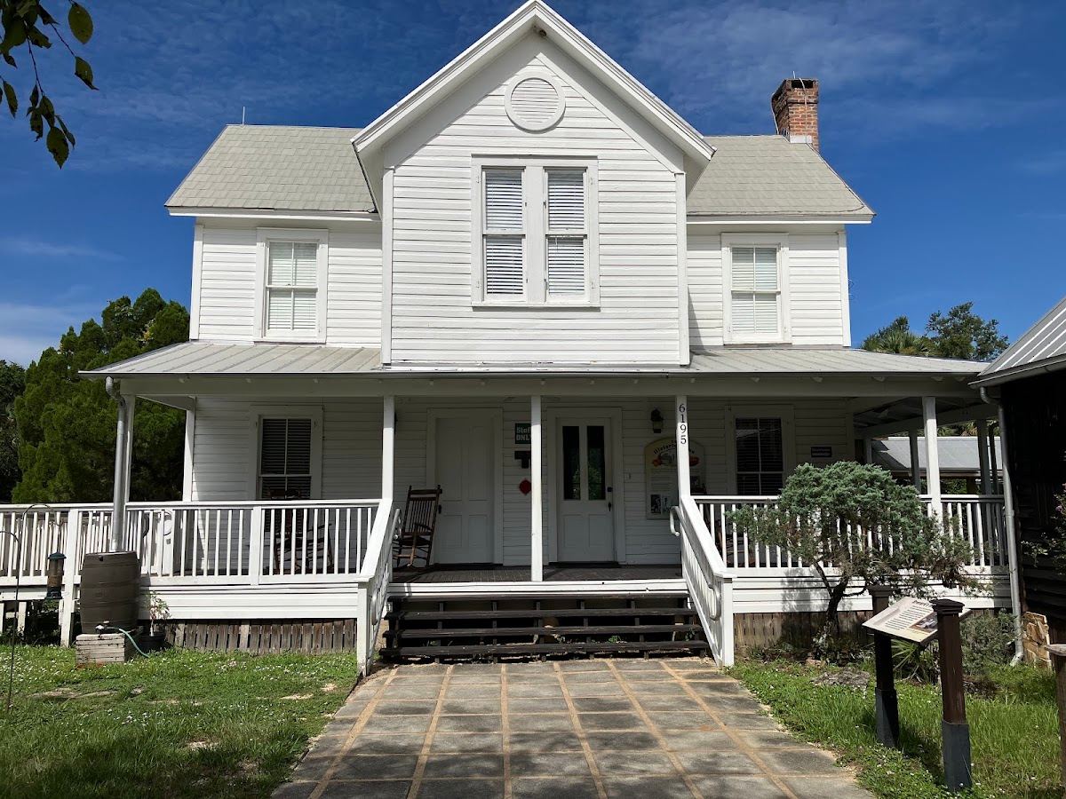 Sams House at Pine Island