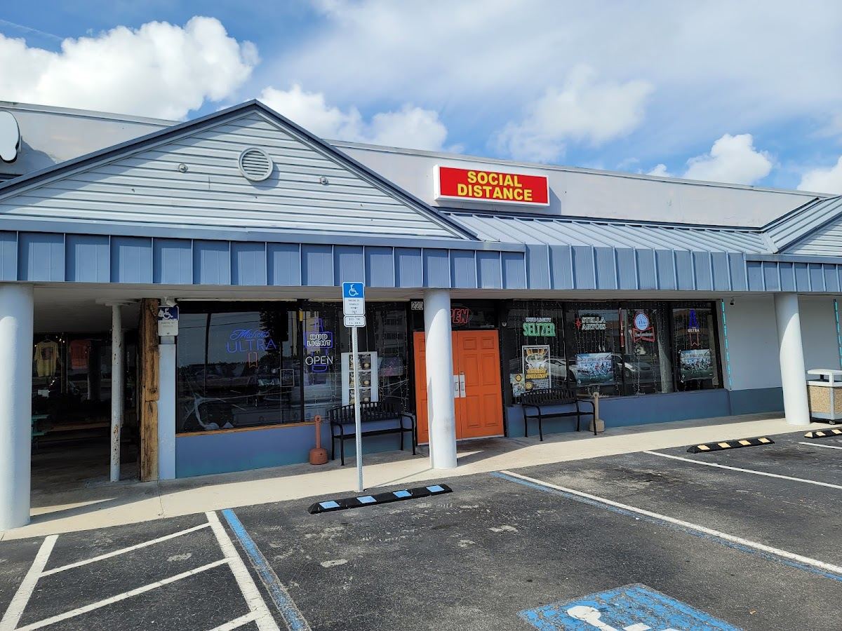 The Social Distance Bar & Grill