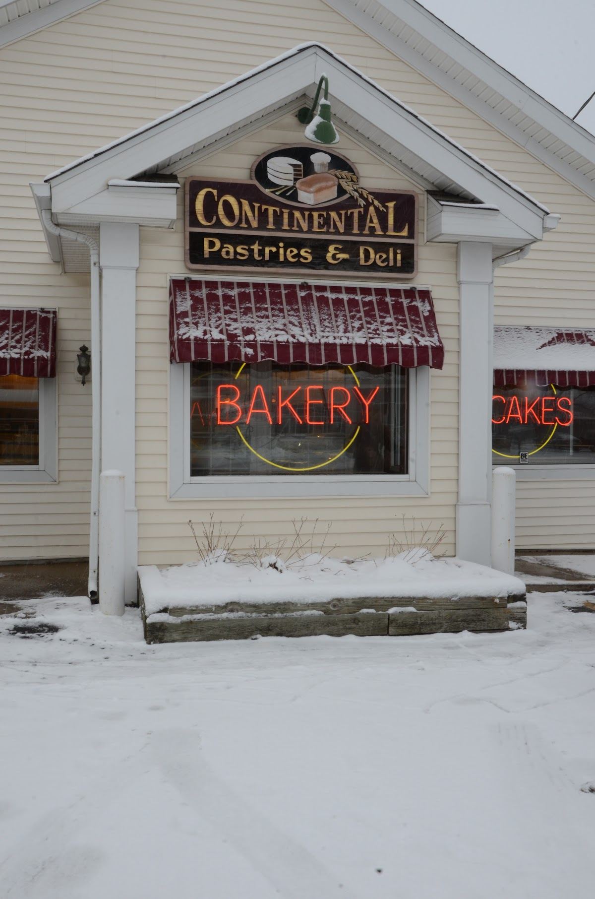 Continental Pastries & Deli