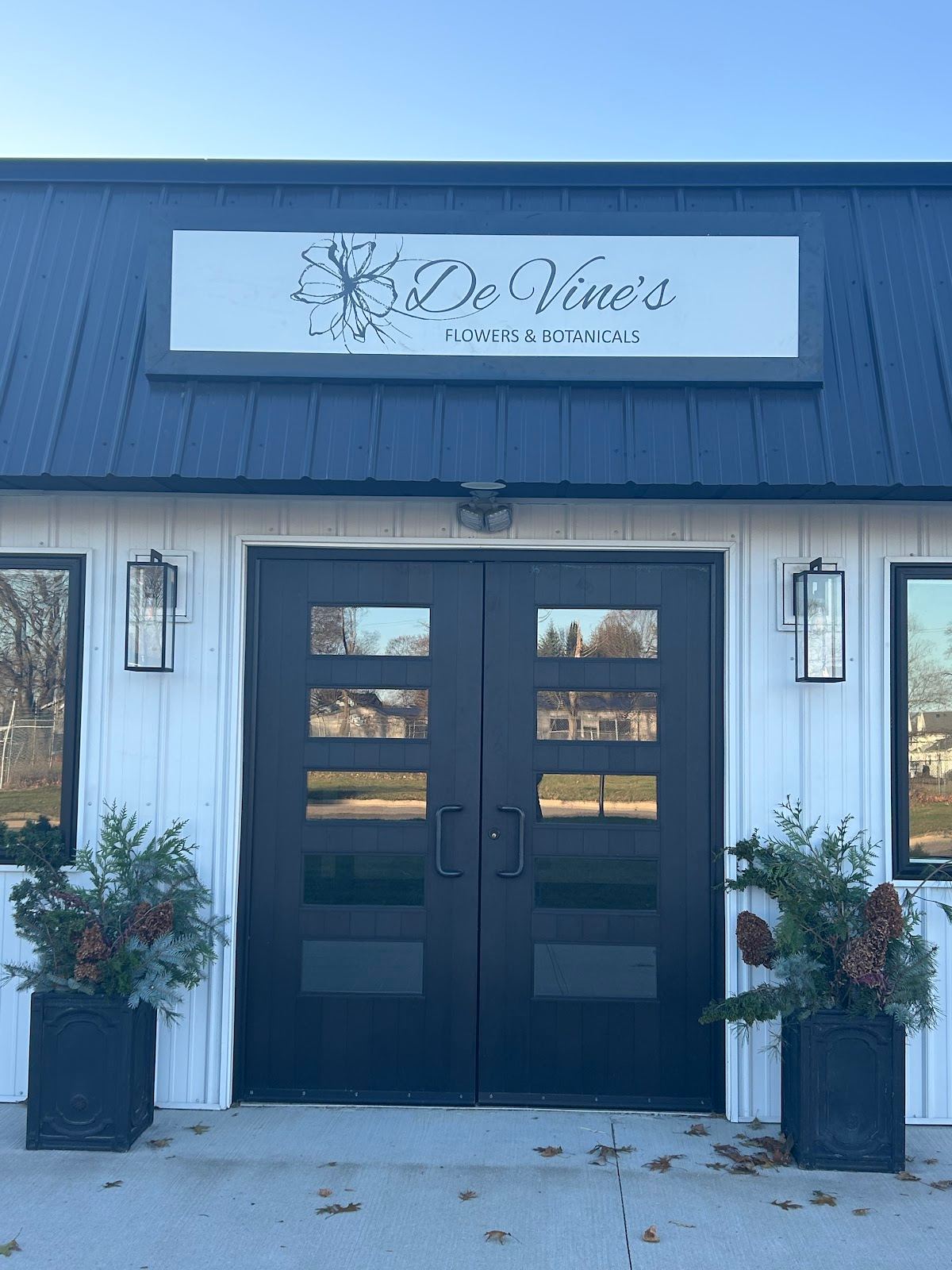 DeVine’s Flowers & Botanicals