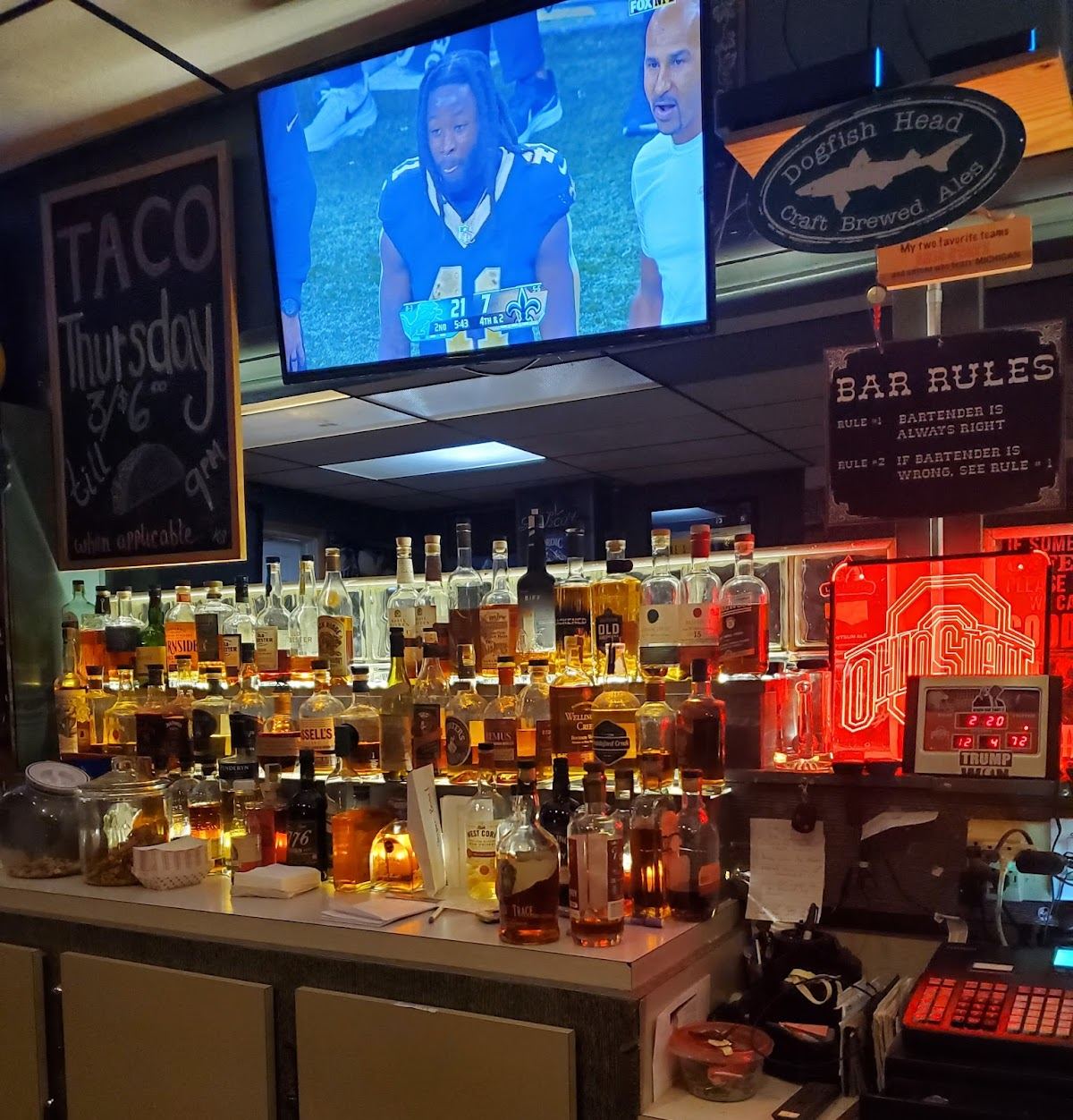 Lakeview Lounge