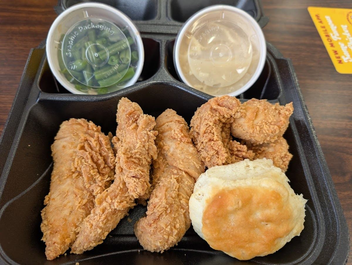 Lee's Famous Recipe Chicken