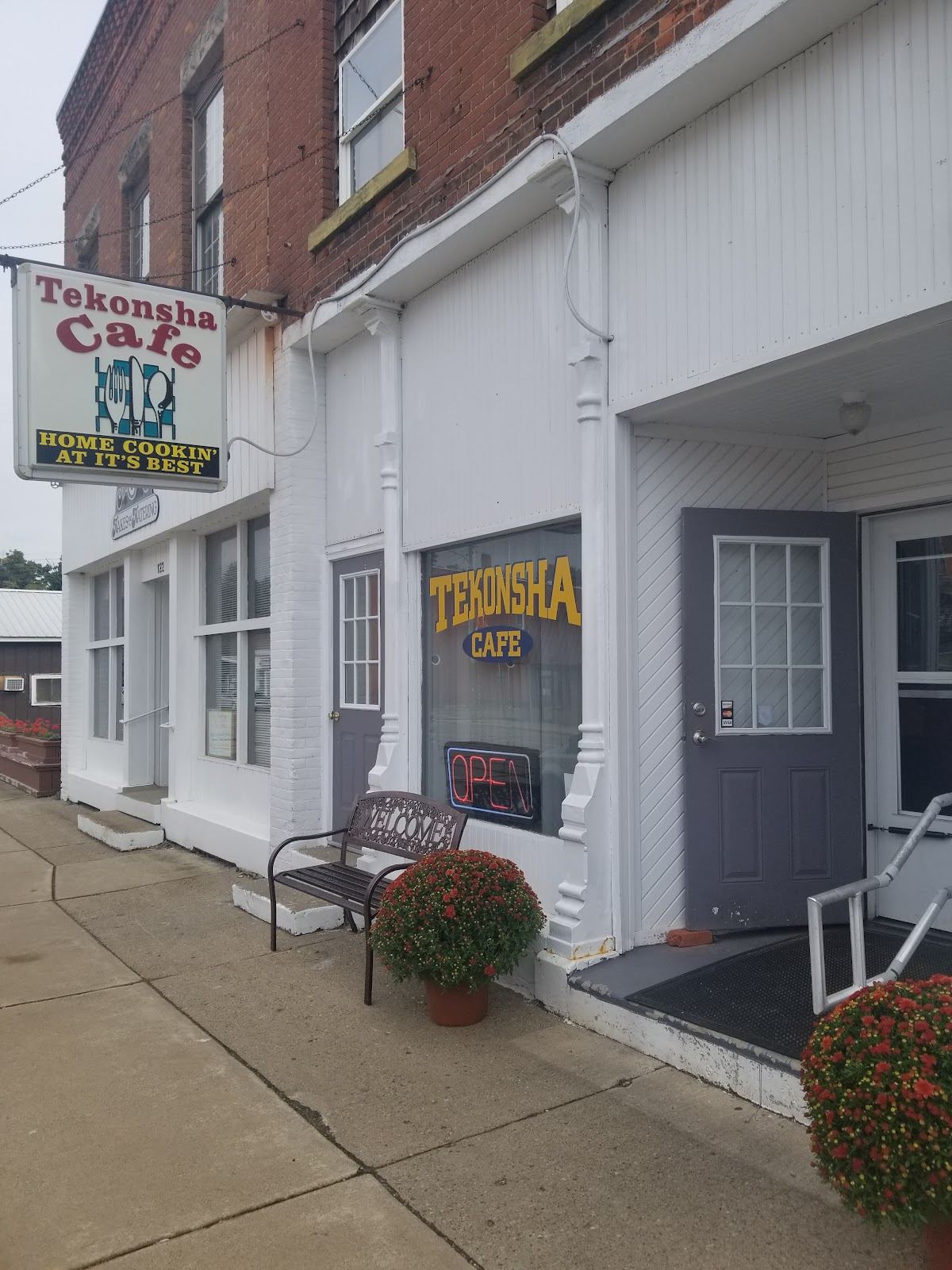 Tekonsha Cafe