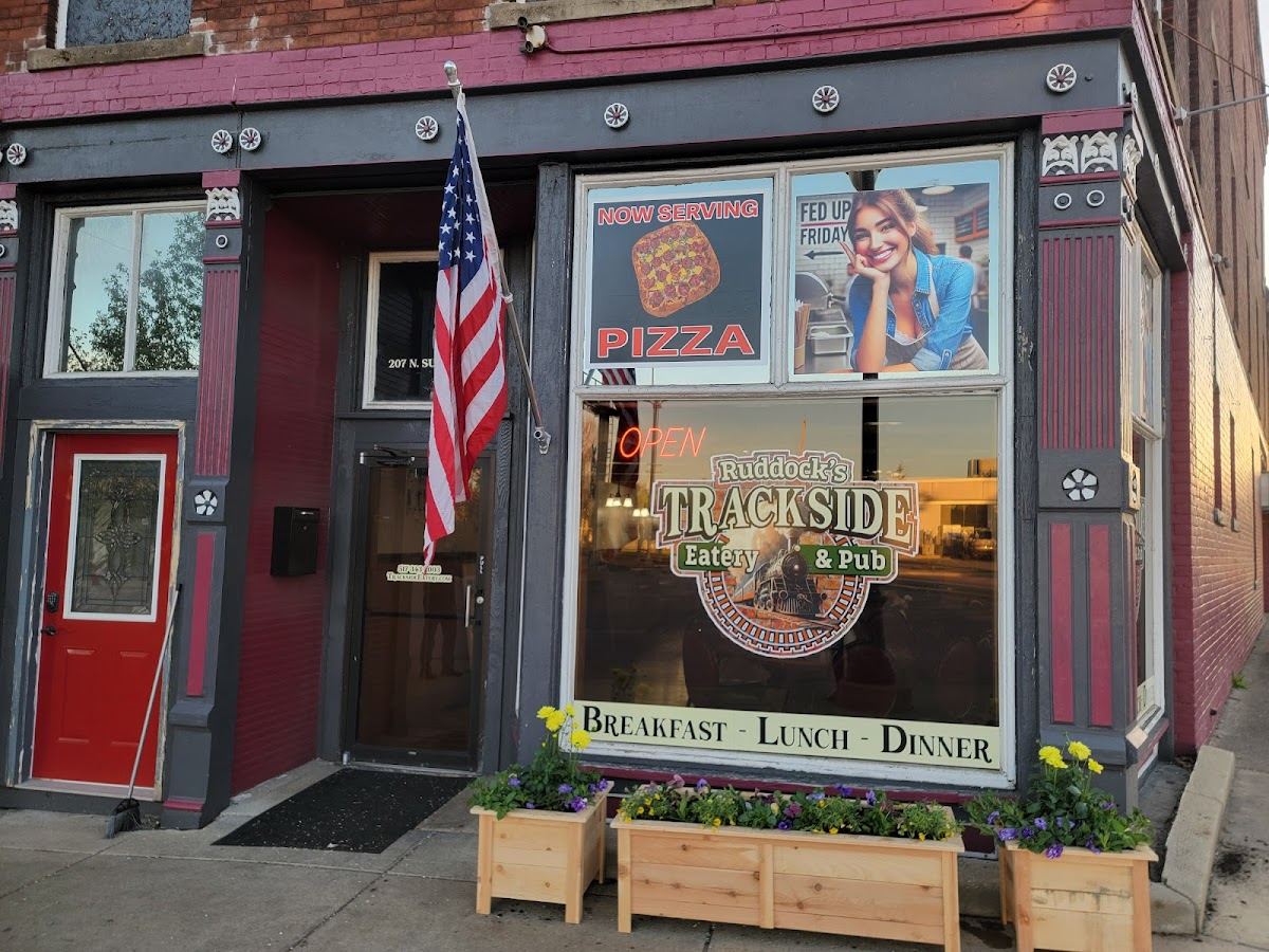 Trackside Eatery & Dry Pub