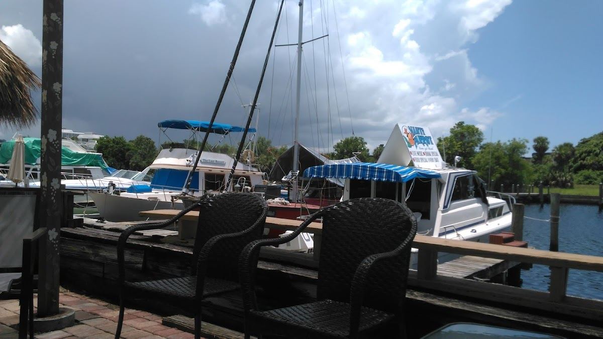Nauti Parrot Tiki Hut North