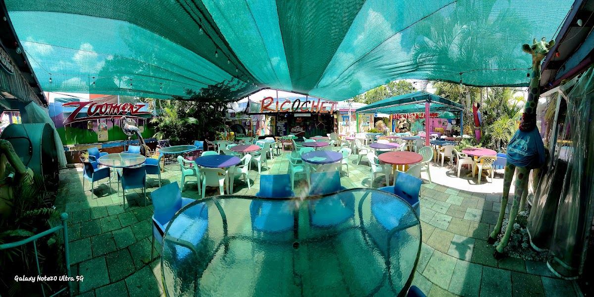 Redbone's 1 Bar & Grill / liquor store