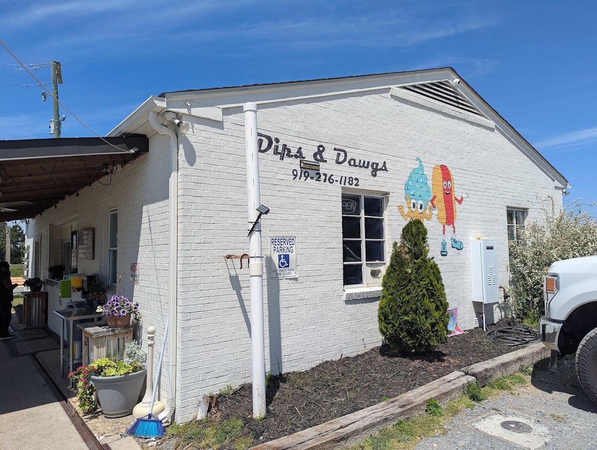 Dips & Dawgs Deli