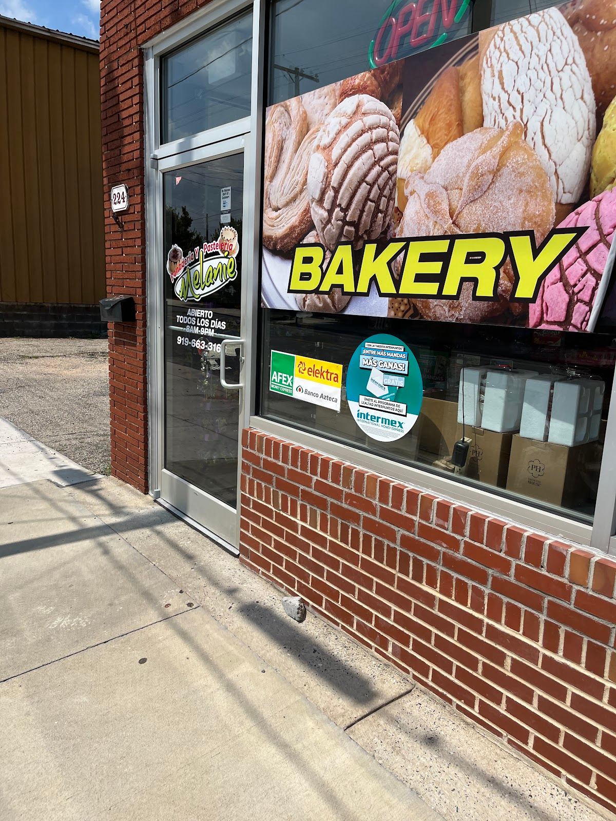 Melanie Panaderia y Pasteleria