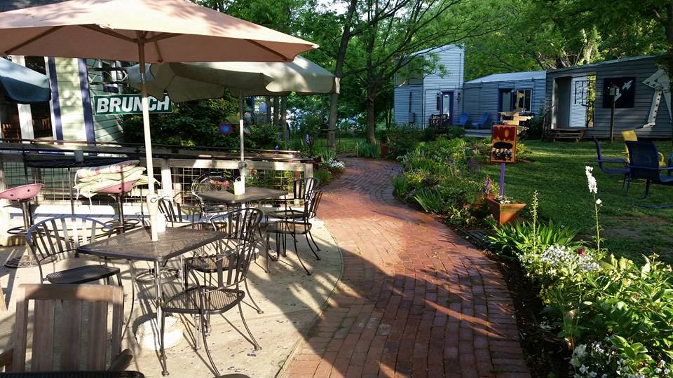 Small Cafe B and B