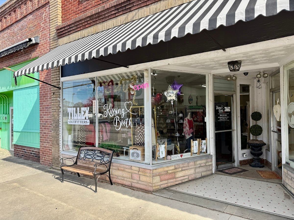 Kissing Booth Boutique