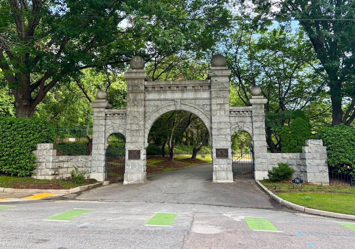 Oakwood Cemetery