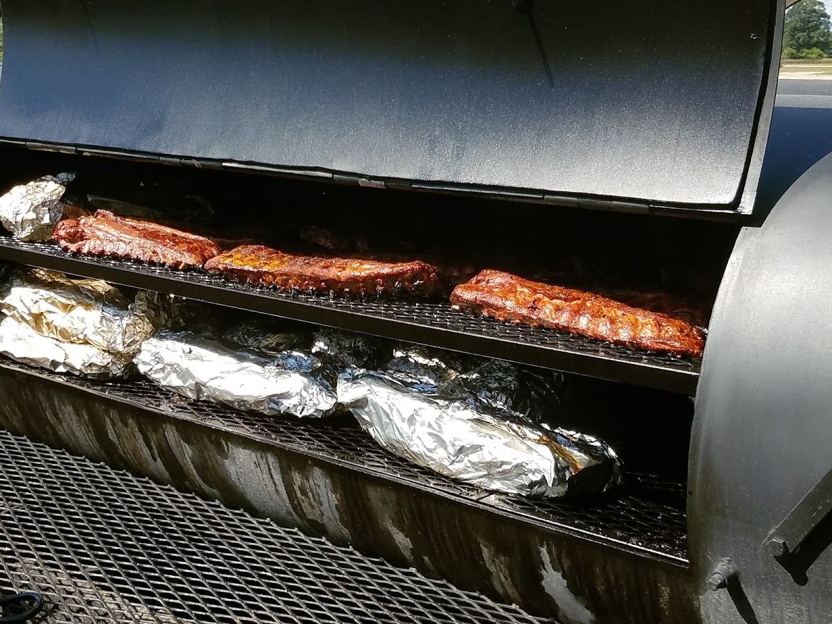 Big Bubba Js Hillbilly Smokehouse and Sharpening