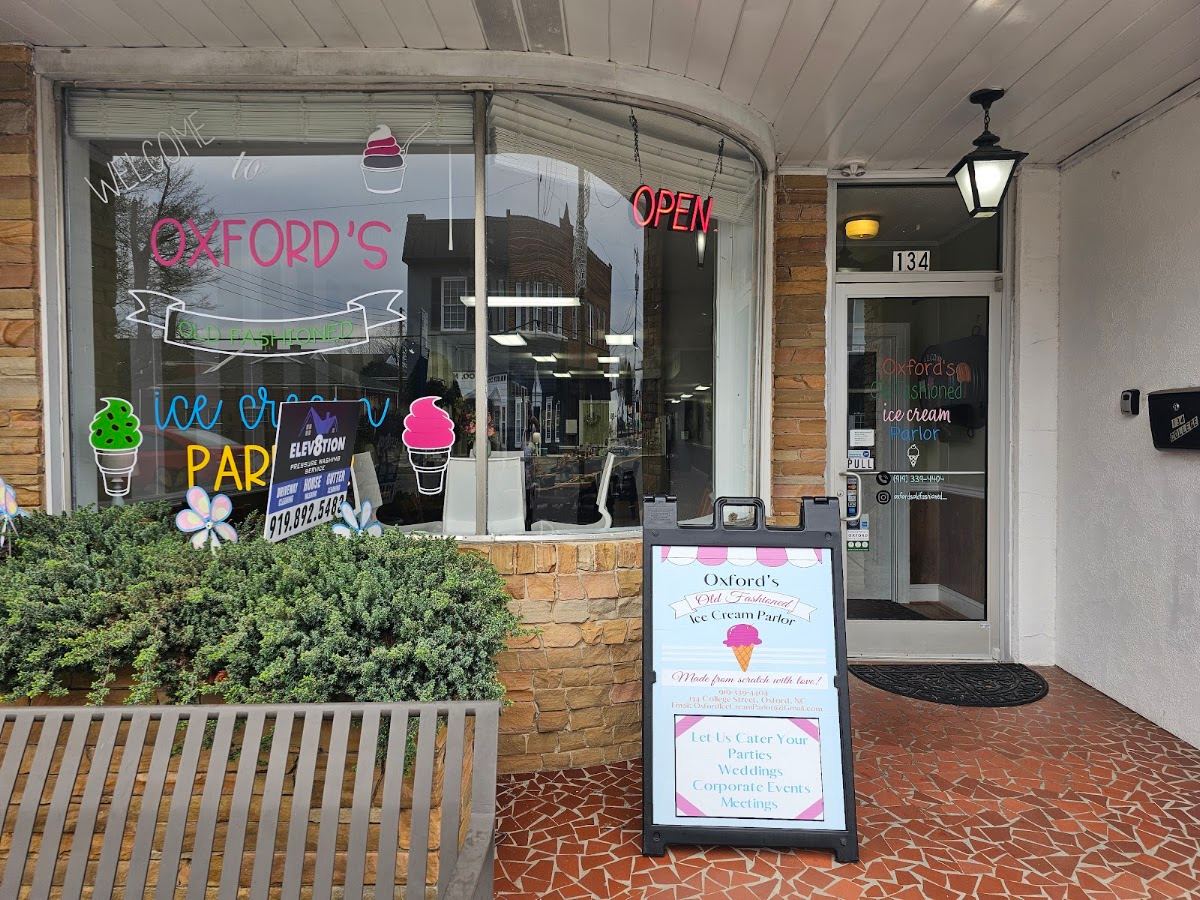 Oxford's Old Fashioned Ice Cream Parlor