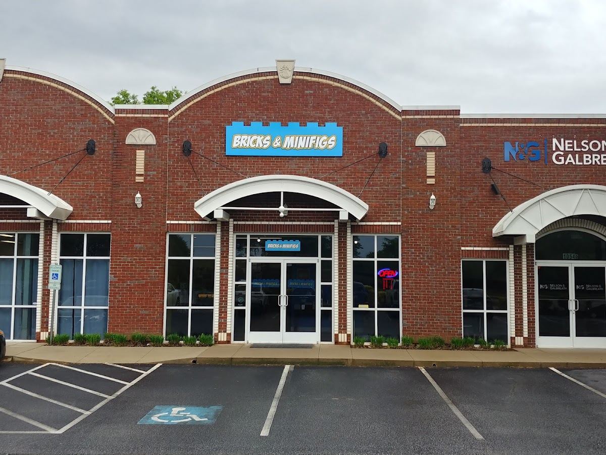 Bricks & Minifigs Greenville