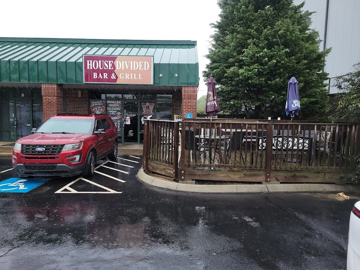 House Divided Bar & Grill