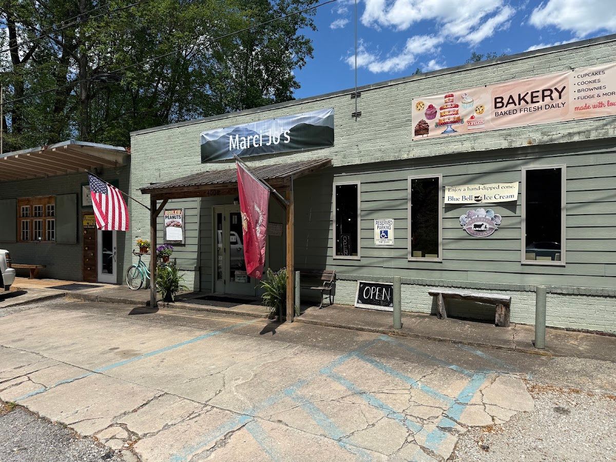Marci Jo's Olde Mountain Store