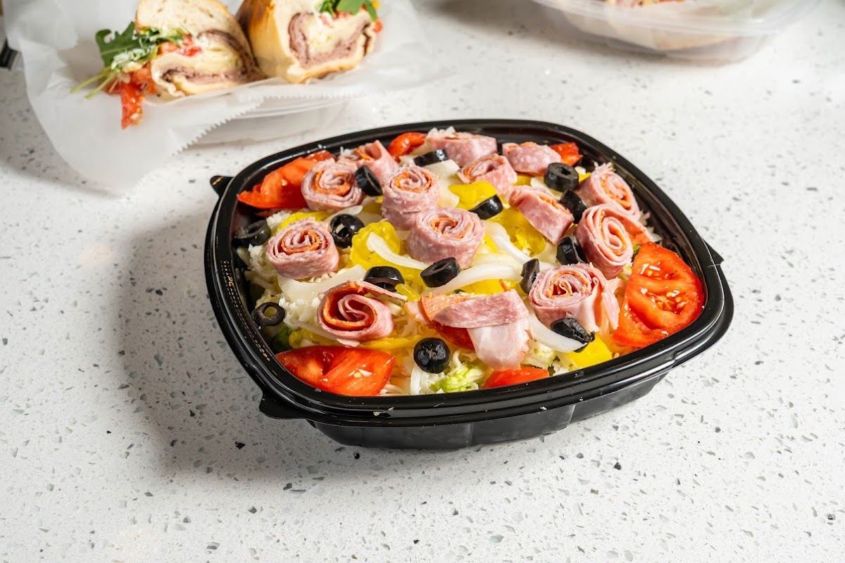 Maxi's Pizza and Ice Cream