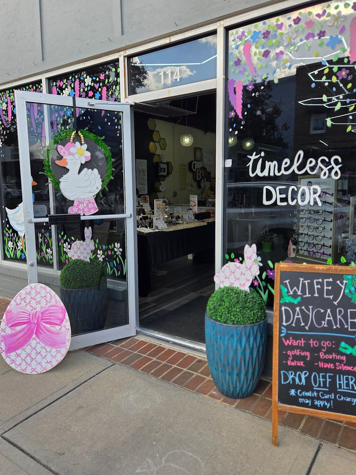 Queen Bee Gifts and Decor
