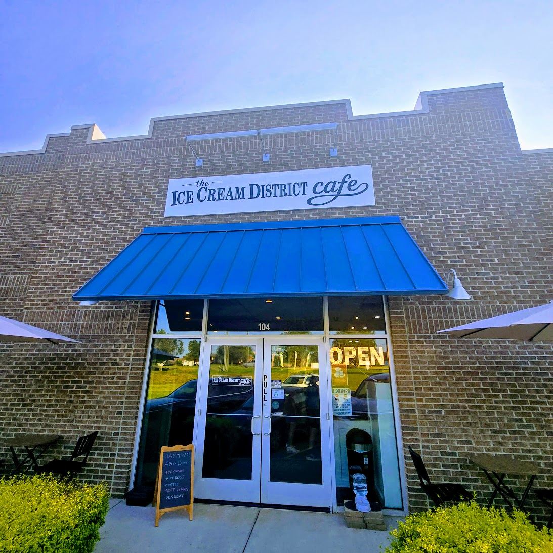 The Ice Cream District Cafe