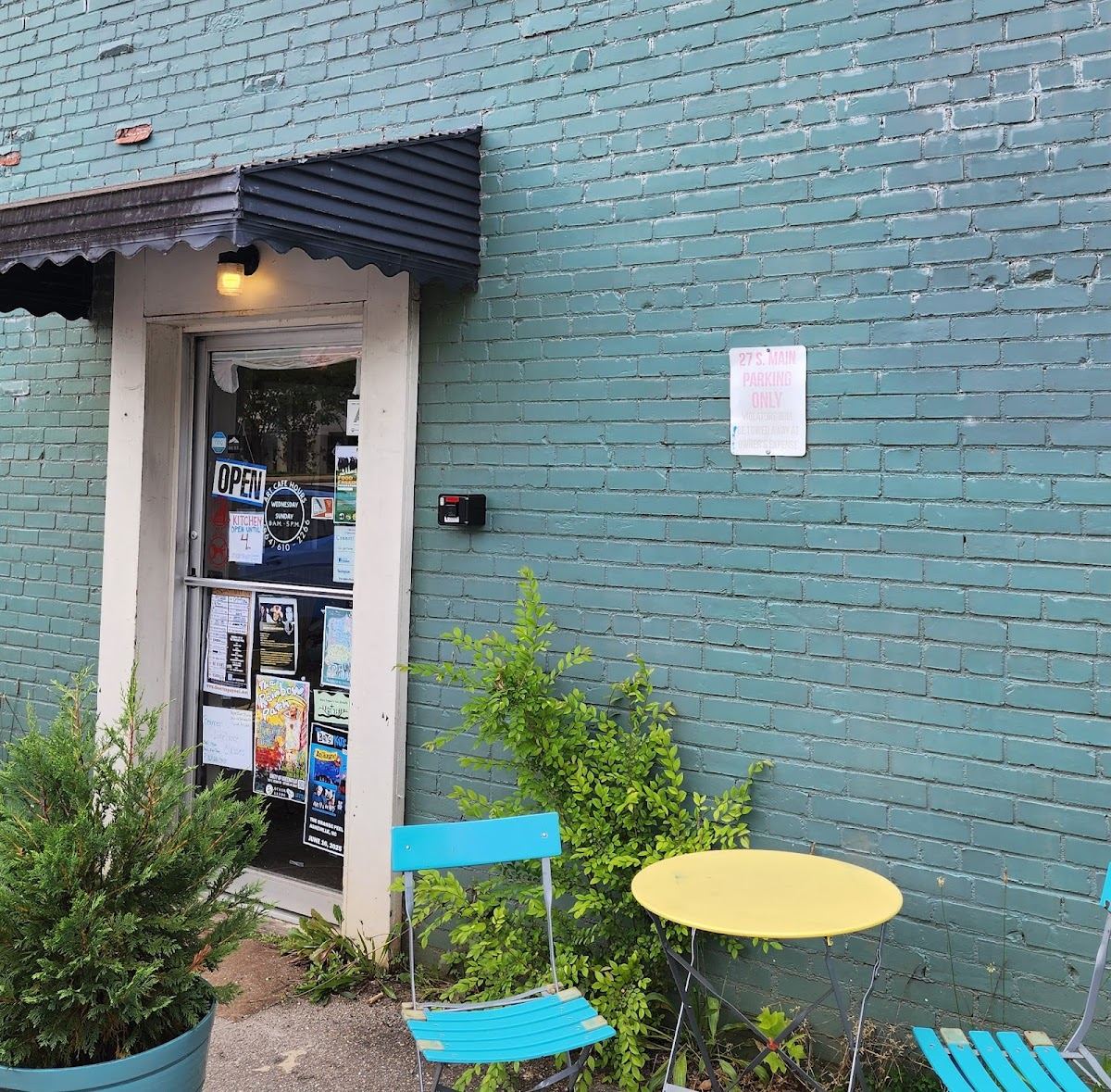 TRee House Cafe & Studio