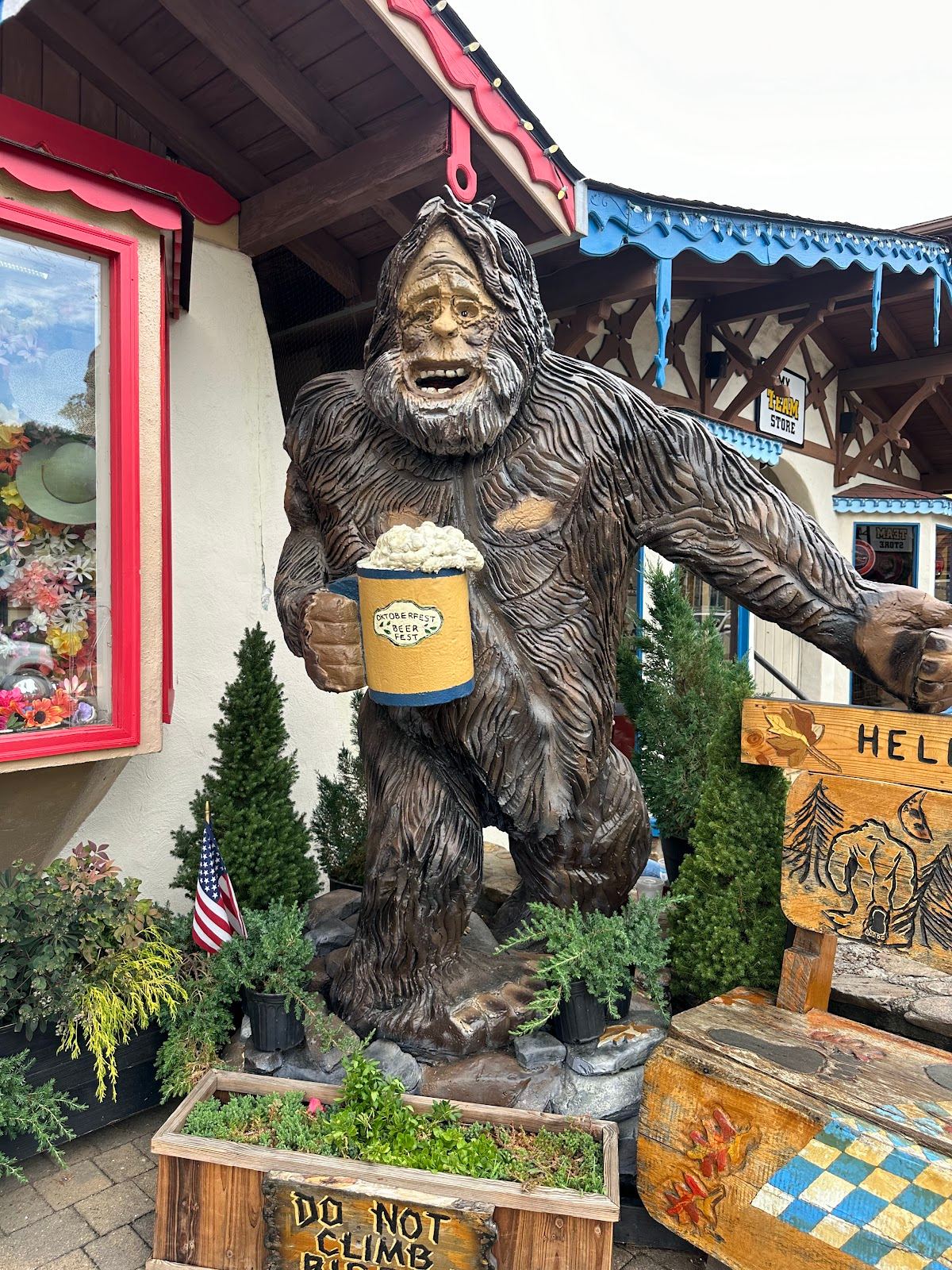 Bigfoot statue