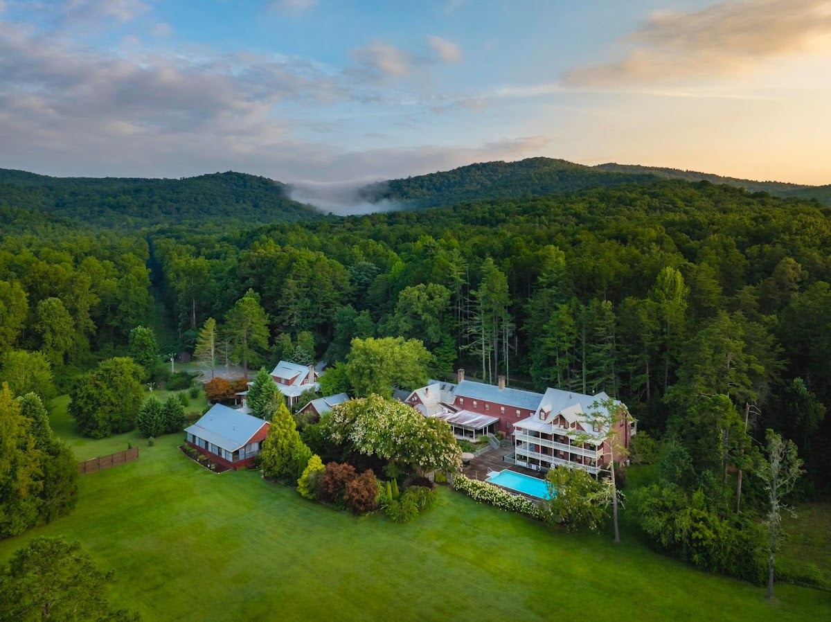 Glen-Ella Springs Inn & Restaurant