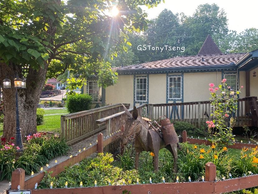 Horse Statues