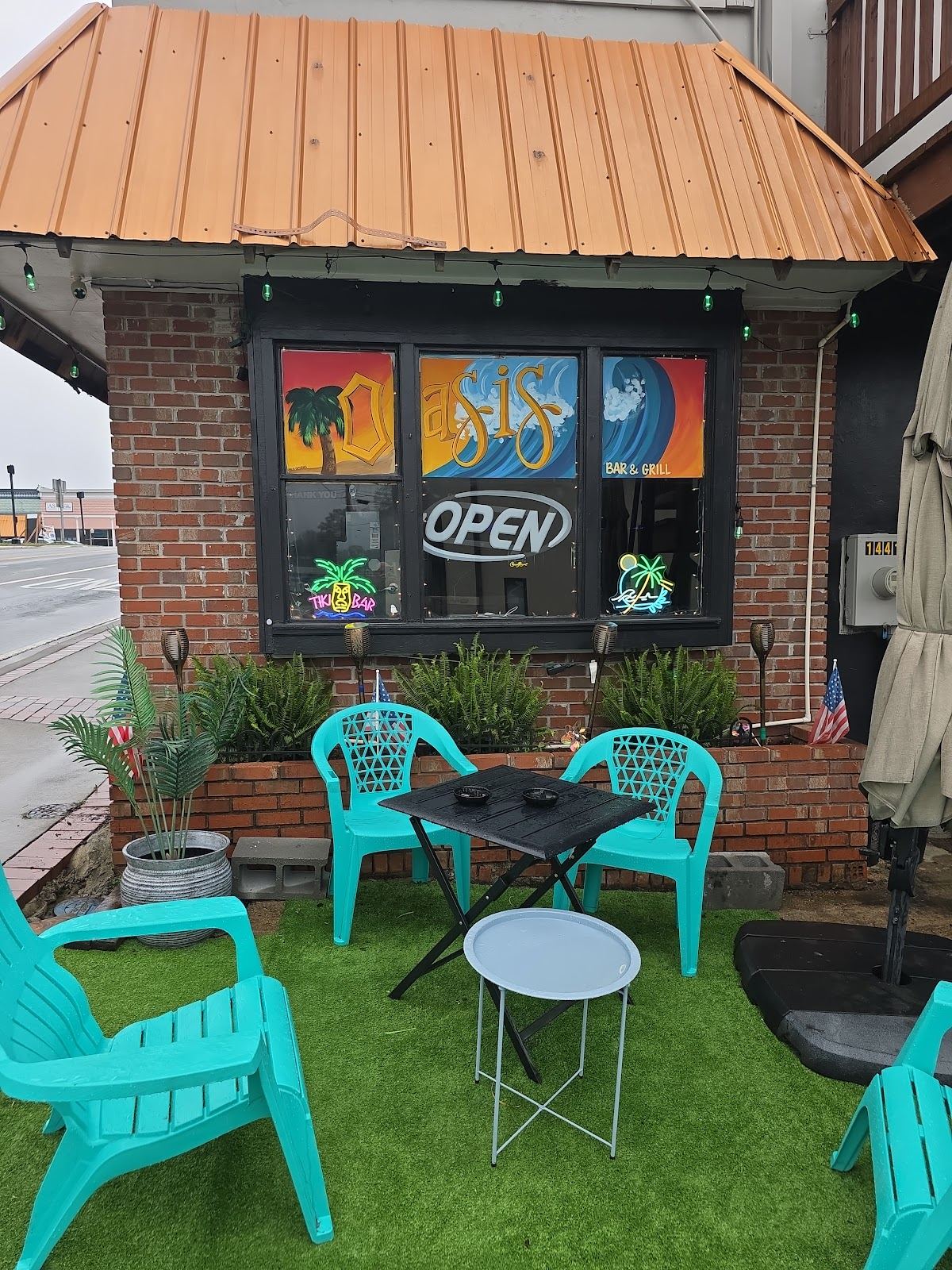 Oasis Bar & Grill
