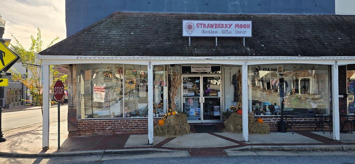 Strawberry Moon Boutique Gift & Decor