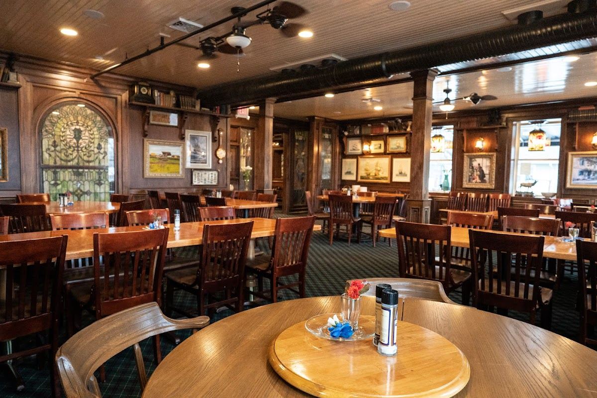 Aristocrat Pub & Oxford Room