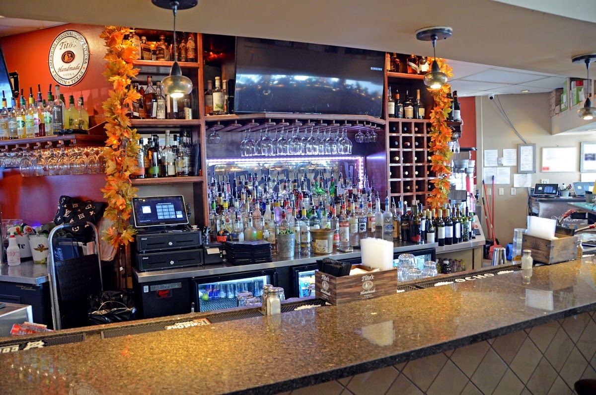 Eddy's Neighborhood Bar & Grill