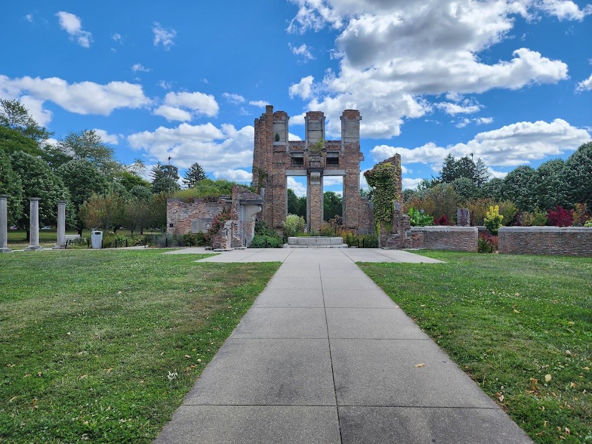 Holliday Park Nature Center