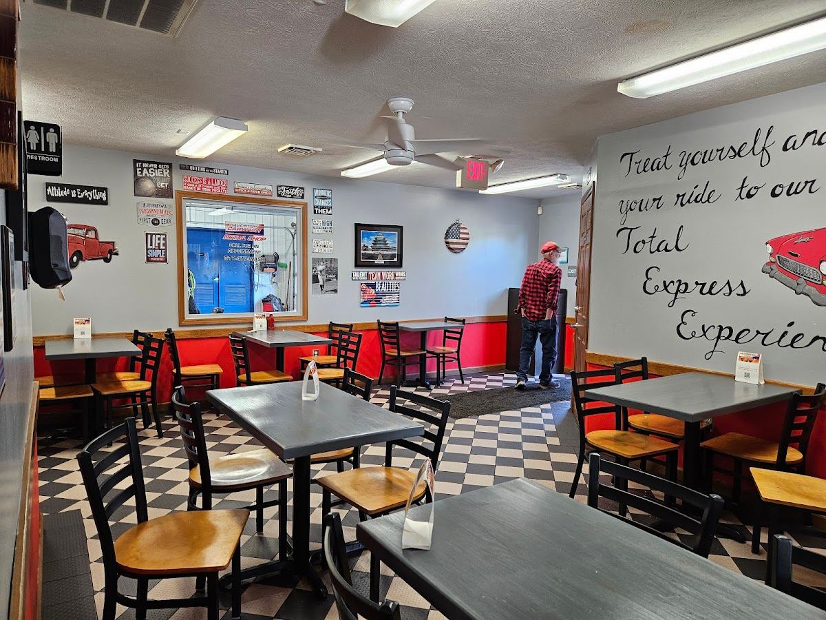Dave's Express Care Car Wash & Express Grill