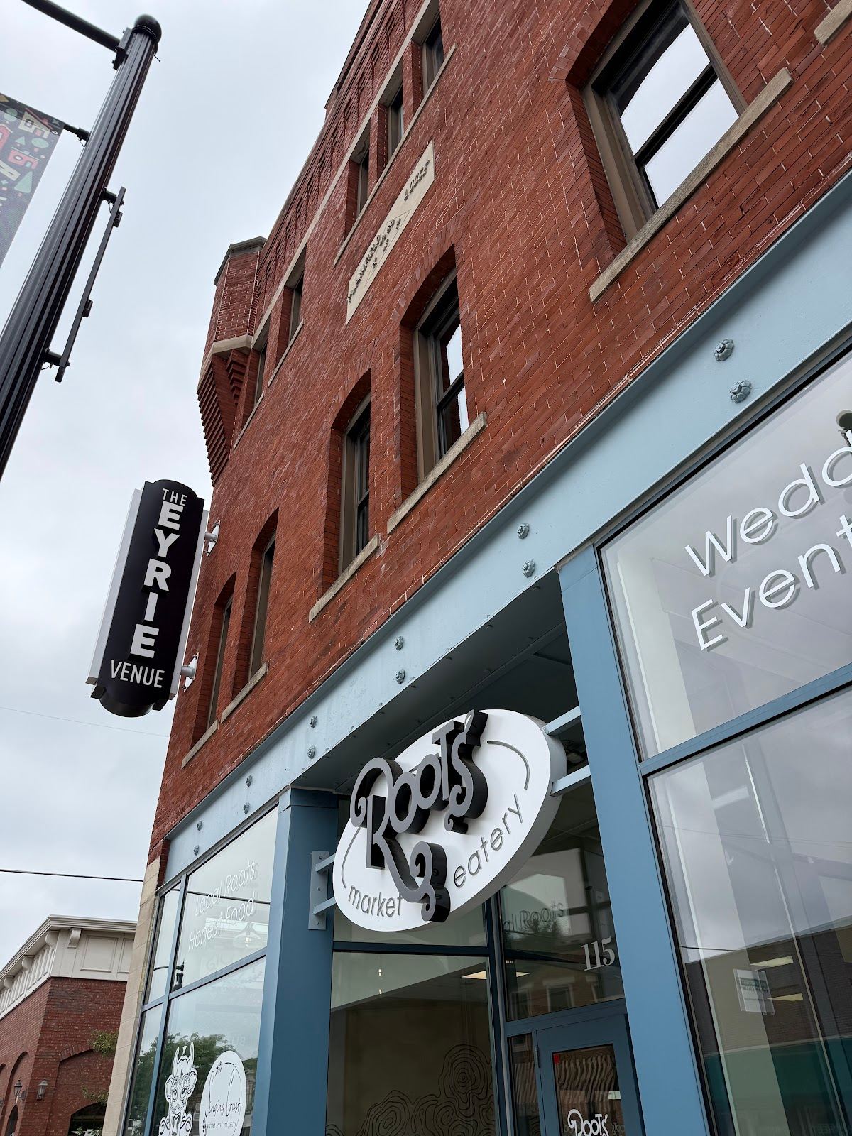 Roots Market + Eatery