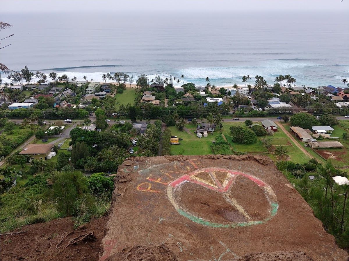 ʻEhukai Pillbox Trail