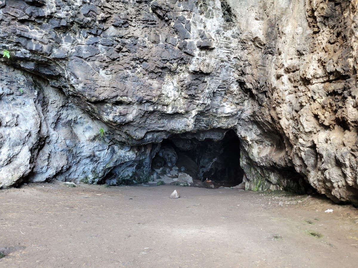 Kaneana Cave (Makua Cave)