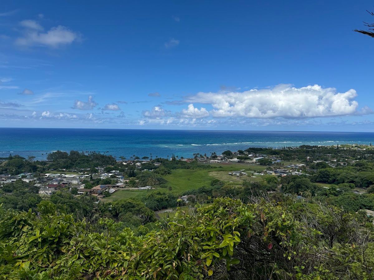 Maʻakua Ridge Trail